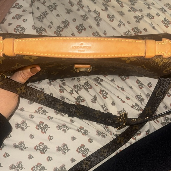 LV Pochette Métis - Picture 4 of 7